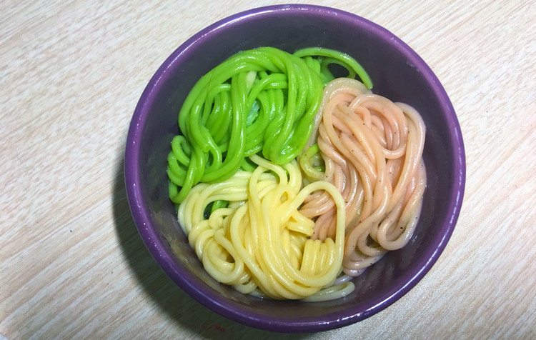 黛黛自制三色长寿面～的做法