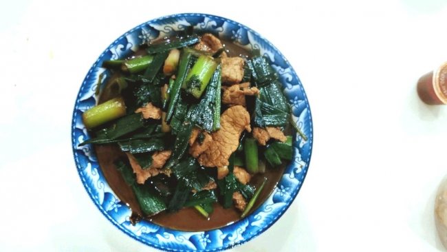 蒜苗烧瘦肉（六菜一汤宴席菜）的做法