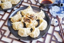 #夏日吃货嘉年华#胡萝卜黑木耳鲜肉蒸饺的做法