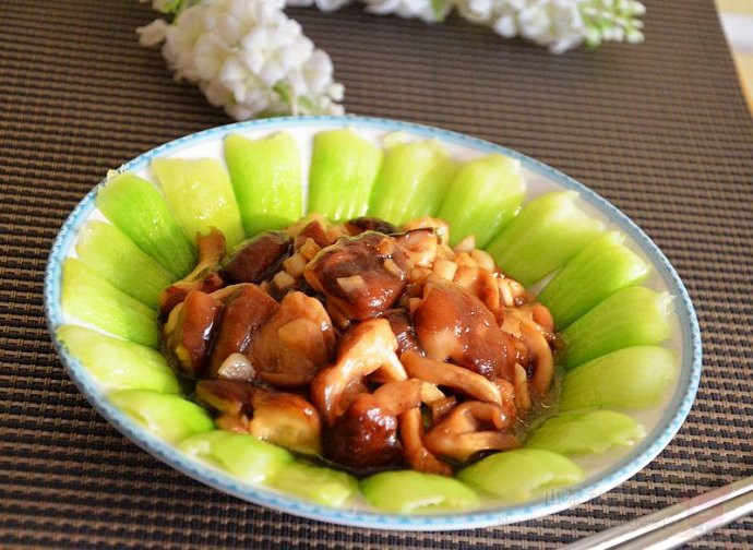 香菇炒油菜的做法