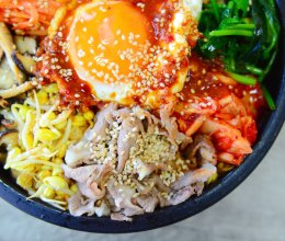 泡菜肥牛石锅拌饭的做法