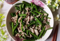 #葱伴侣豆瓣酱能蘸善炒#芦笋炒肉丝的做法