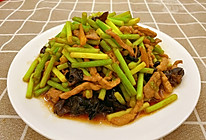 超级下饭菜  蒜薹炒肉的做法