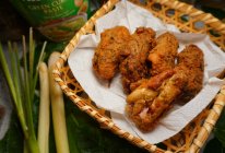 酥炸香茅绿咖喱鸡翅 - 泰式街边摊的味道的做法