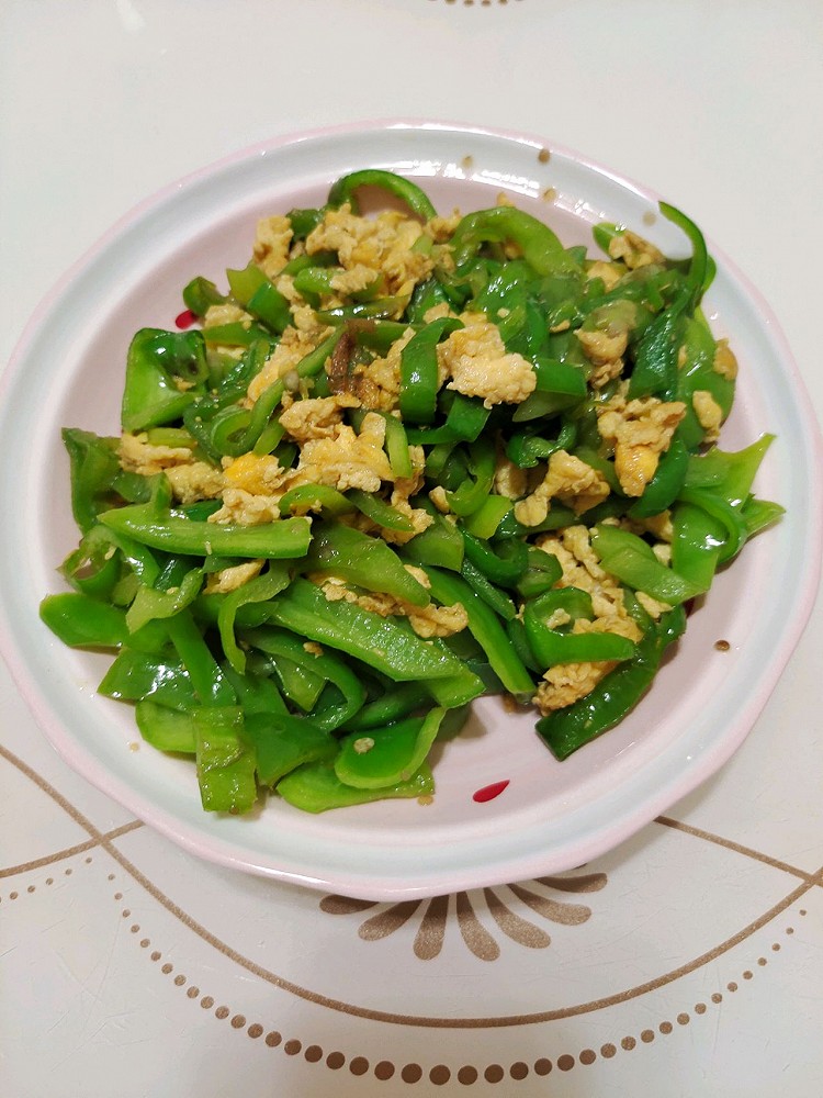 辣椒炒鸡蛋的做法