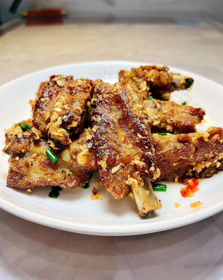 蒜香排骨（免油炸版）的做法