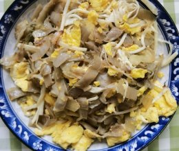 酸菜茭白炒鸡蛋的做法