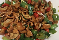 吃一口就停不下来的美味～爆炒肥肠的做法