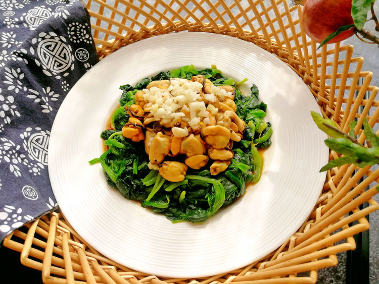 蒜蓉海虹菠菜的做法