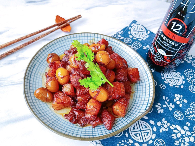 板栗红烧肉的做法