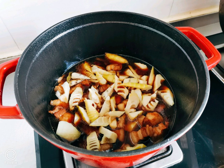 春笋烧肉的做法
