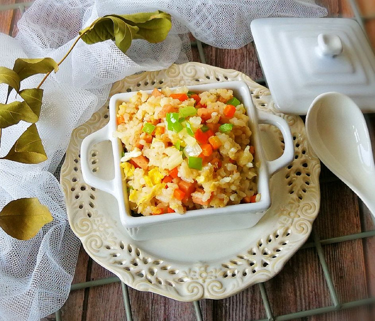 鸡蛋蔬菜炒饭的做法