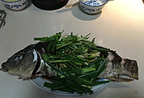 葱油蒸鲤鱼的做法
