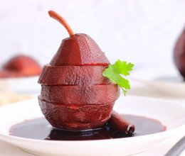 两分钟就能做好的养颜佳品红酒梨，不老女神关之琳都爱吃！的做法