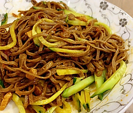 做一碗炸酱 整天吃面条都不腻的做法