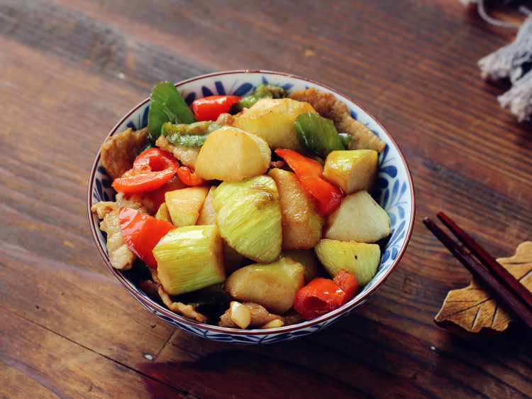 油爆茭白的做法