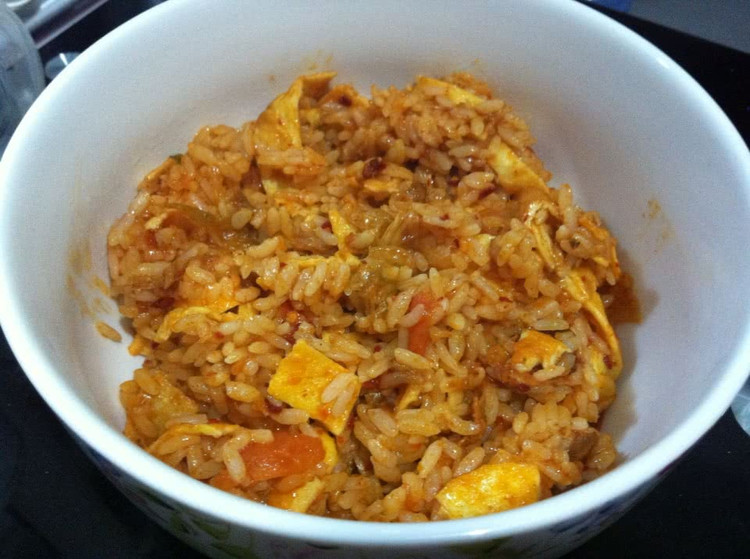 韩式金枪鱼炒饭的做法