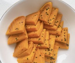 #开启冬日滋补新吃法#辅食奶香南瓜松饼的做法