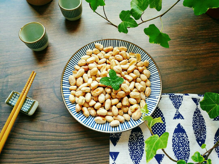 椒盐香酥花生米的做法