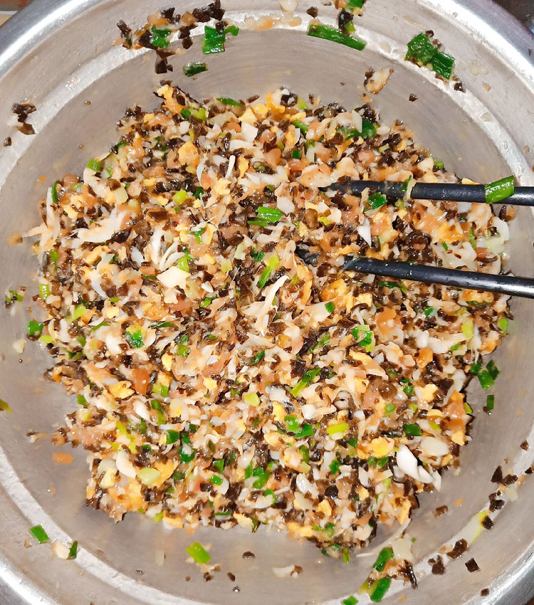 木耳虾皮猪肉鸡蛋馅馄饨的做法