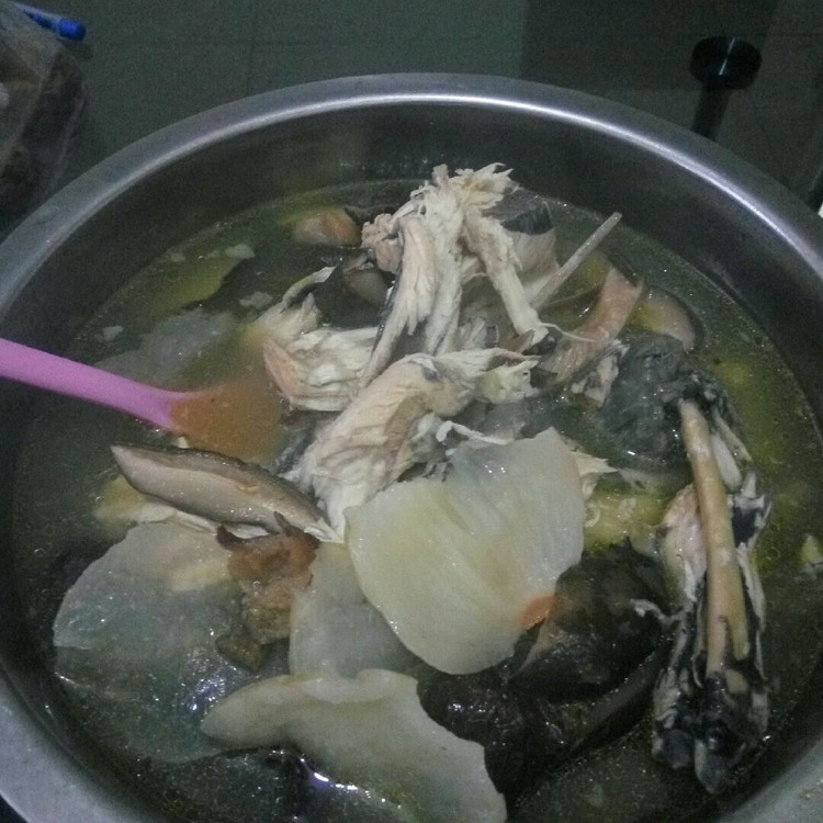 滋补药膳天麻红枣炖乌鸡的做法