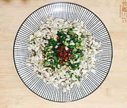 槐花麦饭的做法