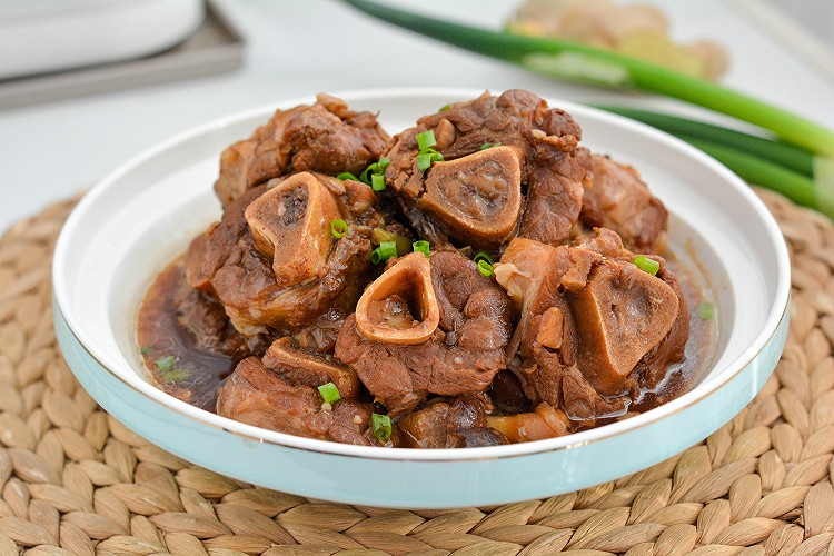 解馋的红烧羊腿腱的做法