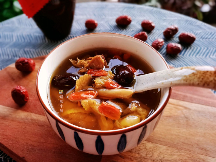 鸭肉菌菇简单炖一炖，鲜香味美的做法