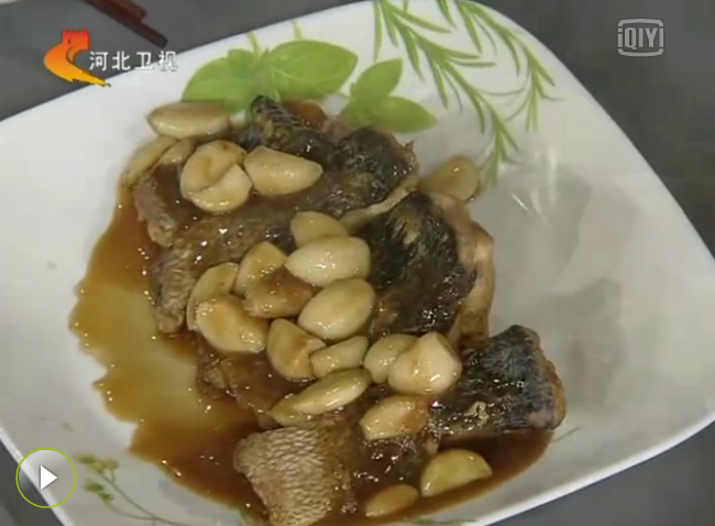 大蒜烧黑鱼的做法