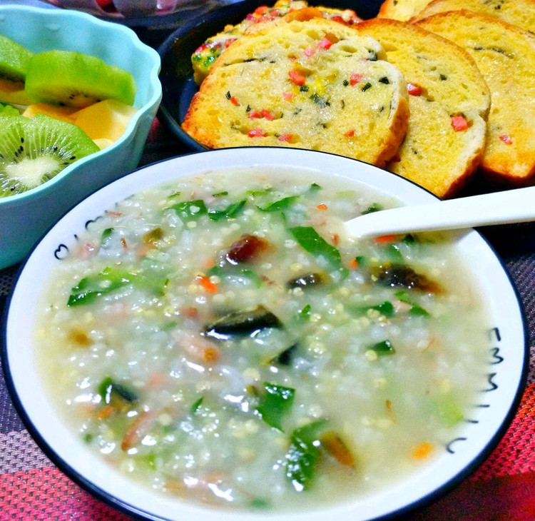 皮蛋瘦肉粥的做法