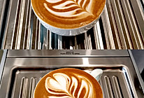 咖啡拉花慢摆空心叶子的做法