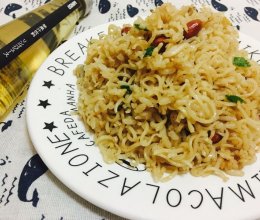 方便面炒饭的做法