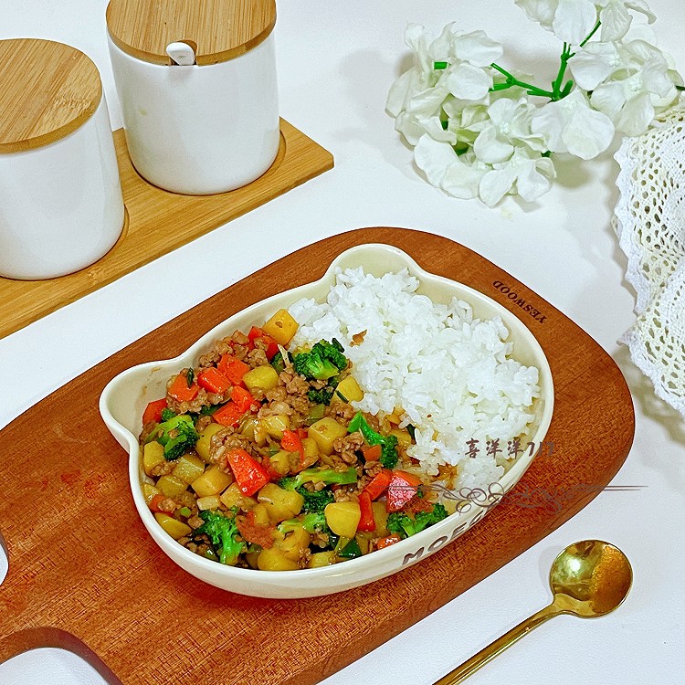 肉沫土豆盖浇饭的做法