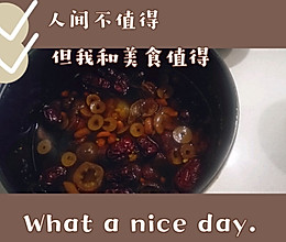 冬日暖饮——红枣枸杞桂圆山楂茶 