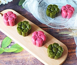 #入秋滋补正当时#抹茶奶黄蔓越莓&&草莓豆沙核桃冰皮月饼！的做法