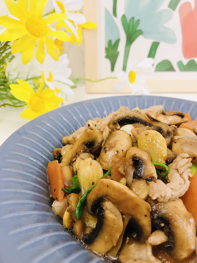 白蘑菇炒肉片的做法