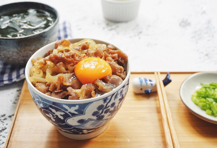 想吃日式牛肉饭，去吉野家不如回自己家！的做法