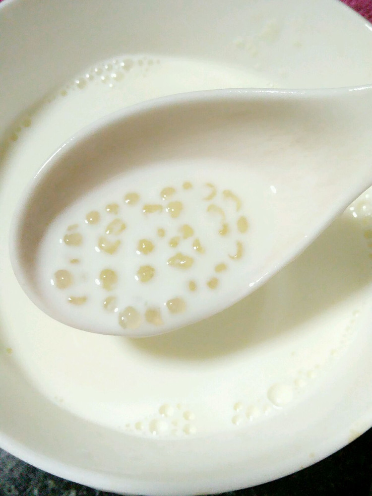 奶粉西米露的做法