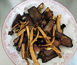茶树菇炒腊肉的做法