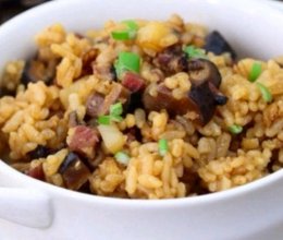 土豆青豆香菇腊肉焖饭的做法