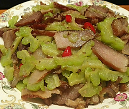苦瓜炒腊肉#单挑夏天#的做法