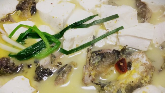 黄丫头（黄骨鱼）豆腐汤的做法
