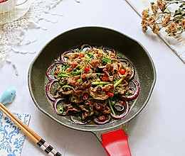 #肉食者联盟#韭香铁板肥牛的做法