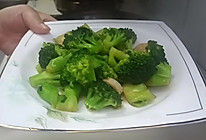 虾仁炒西兰花的做法