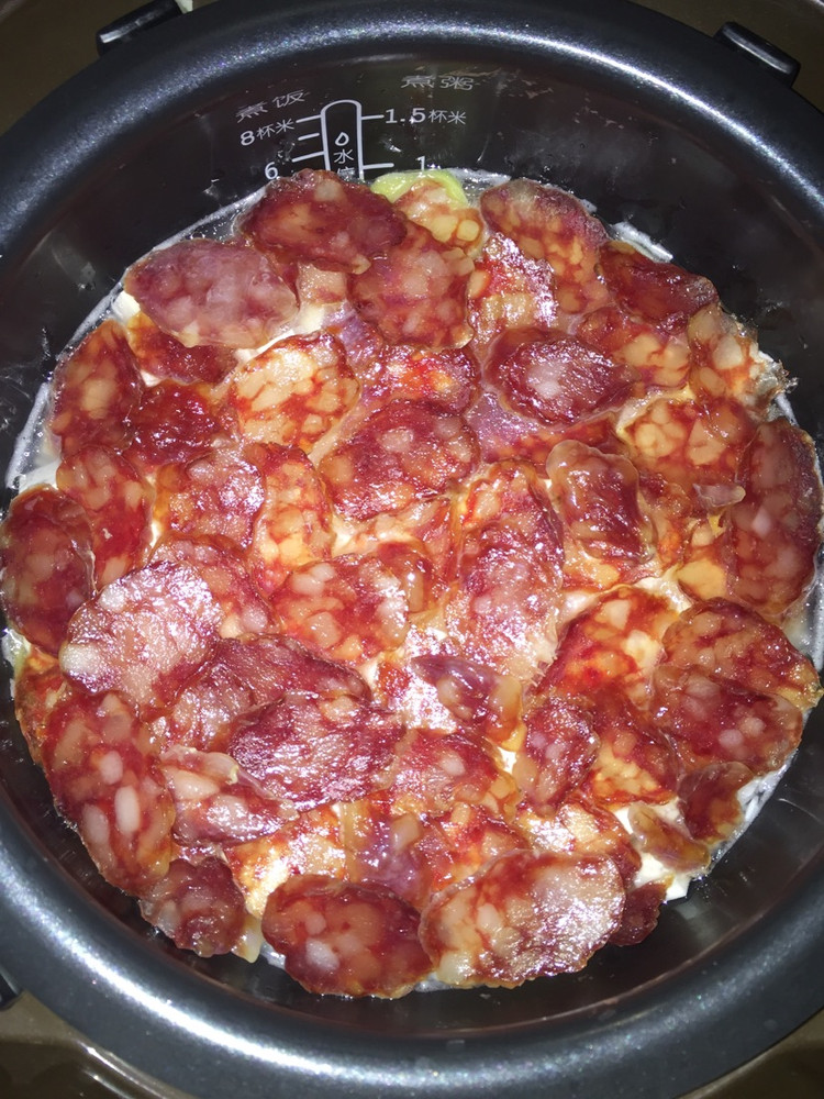 自制电饭煲版，煲仔饭的做法