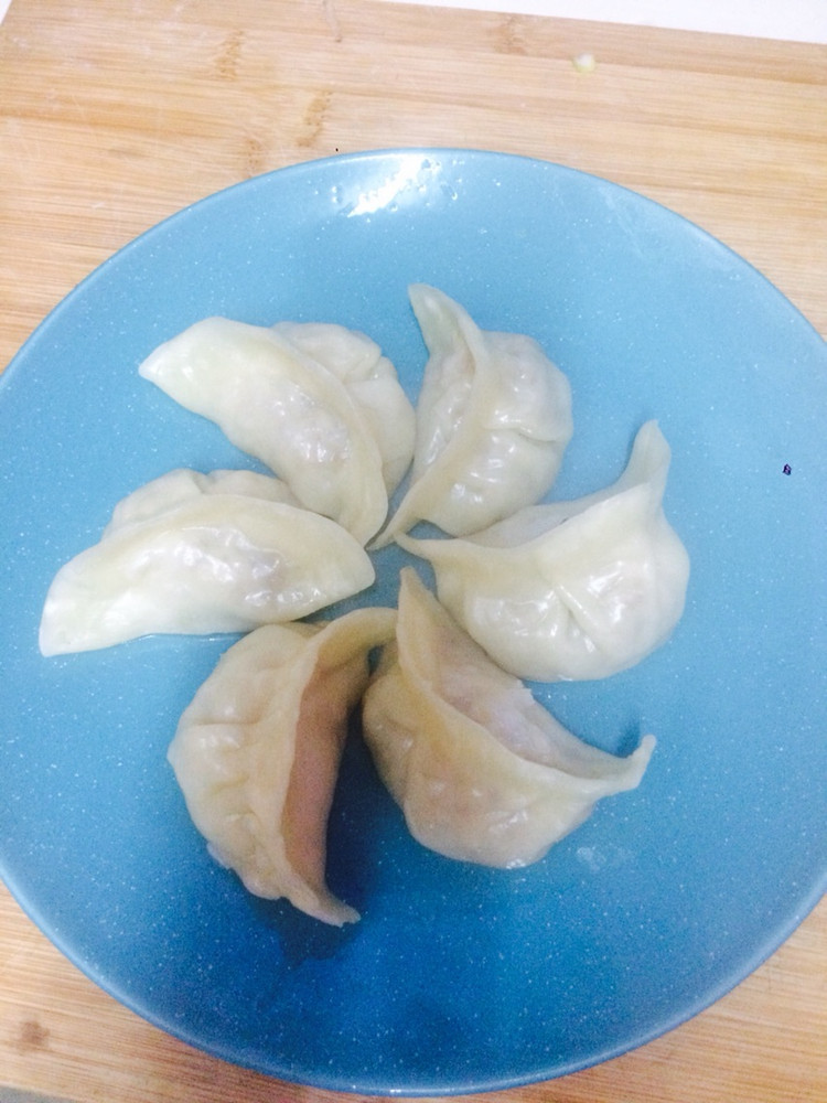 猪肉酸菜饺子的做法