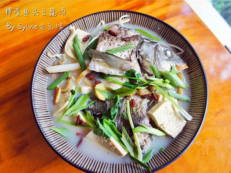 榨菜鱼头豆腐汤的做法
