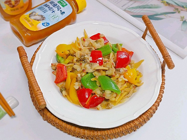 彩椒炒蛤肉的做法