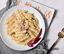 咸蛋黄白汁意面的做法