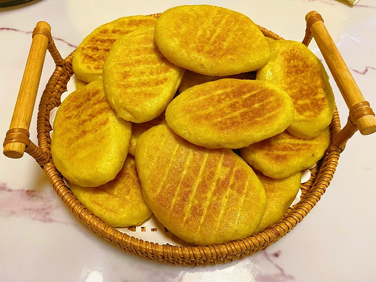 玉米面锅贴的做法